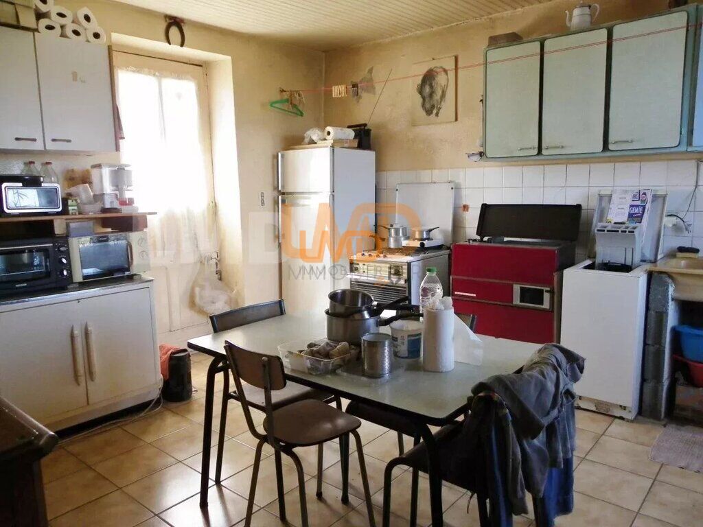 Photo 4 : ancien corps de ferme avec dépendances une grange sur étable