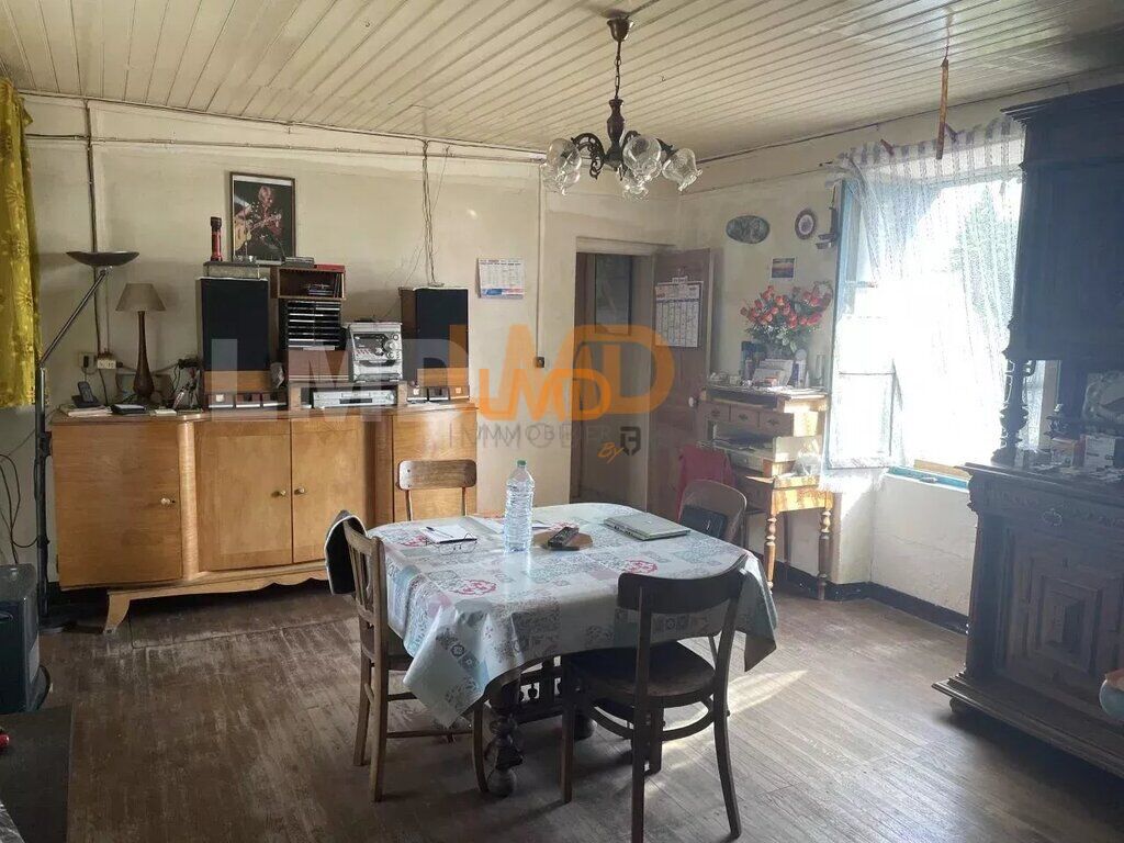 Photo 7 : ancien corps de ferme avec dépendances une grange sur étable