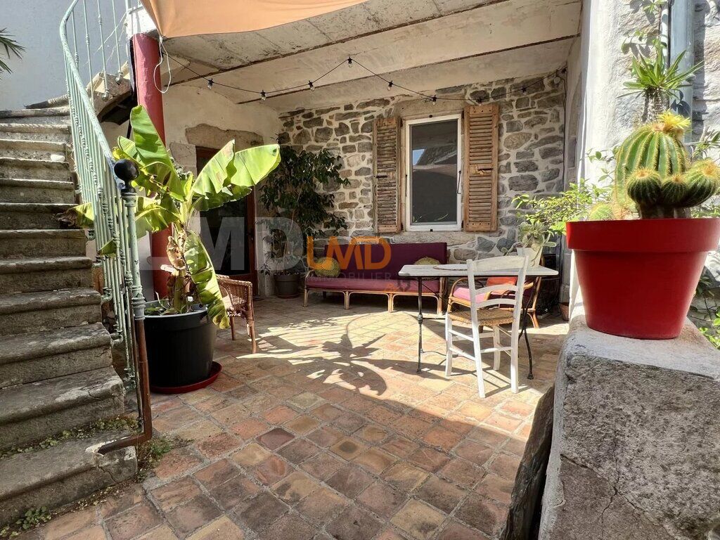 Photo 3 : Ardèche SUD: Charmante maison de village en pierre avec terrasse