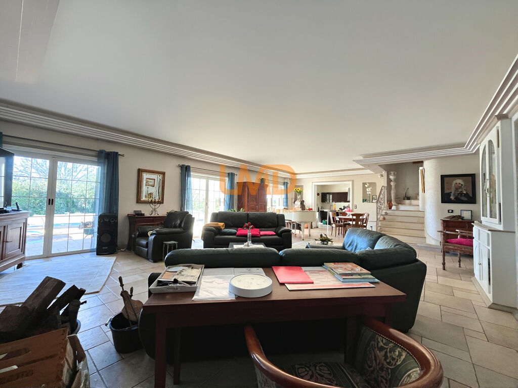 Photo 10 : Propriete prestige piscine terrain 5489 m2 Trans en Provence