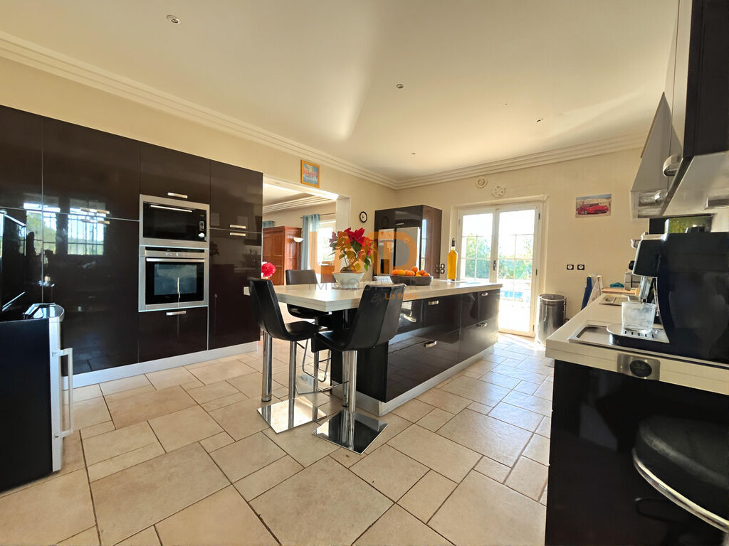 Photo 15 : Propriete prestige piscine terrain 5489 m2 Trans en Provence