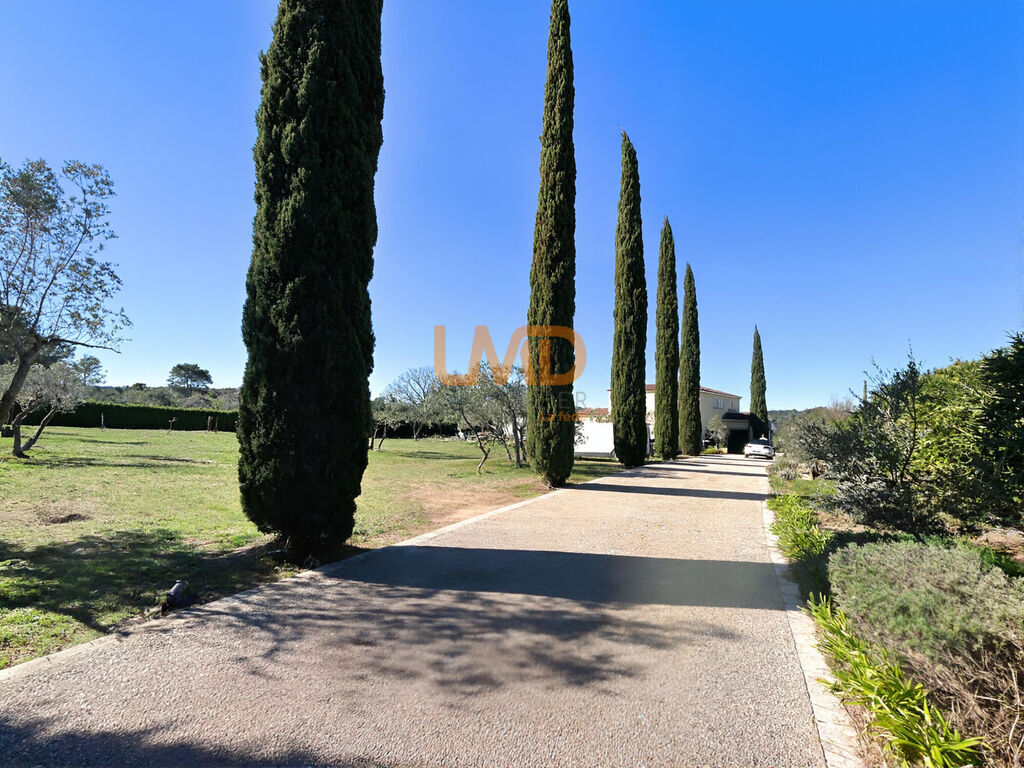 Photo 2 : Propriete prestige piscine terrain 5489 m2 Trans en Provence