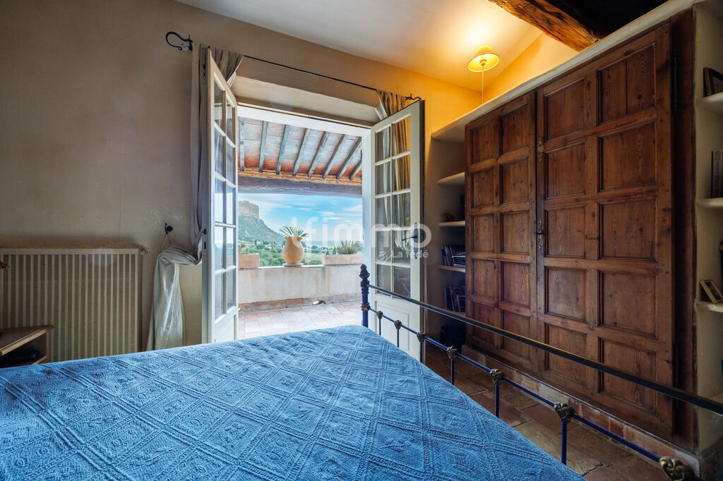 Photo 13 : Cassis - Maison de caractère-  10P - 260M2 - Vue Cap Canaille et