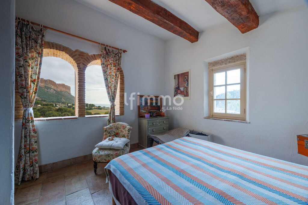 Photo 14 : Cassis - Maison de caractère-  10P - 260M2 - Vue Cap Canaille et