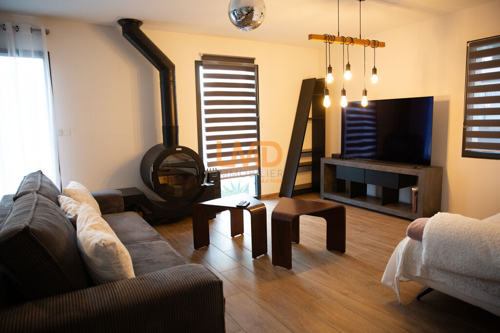 Photo 14 : Propriété- 6 pièces-piscine-garage