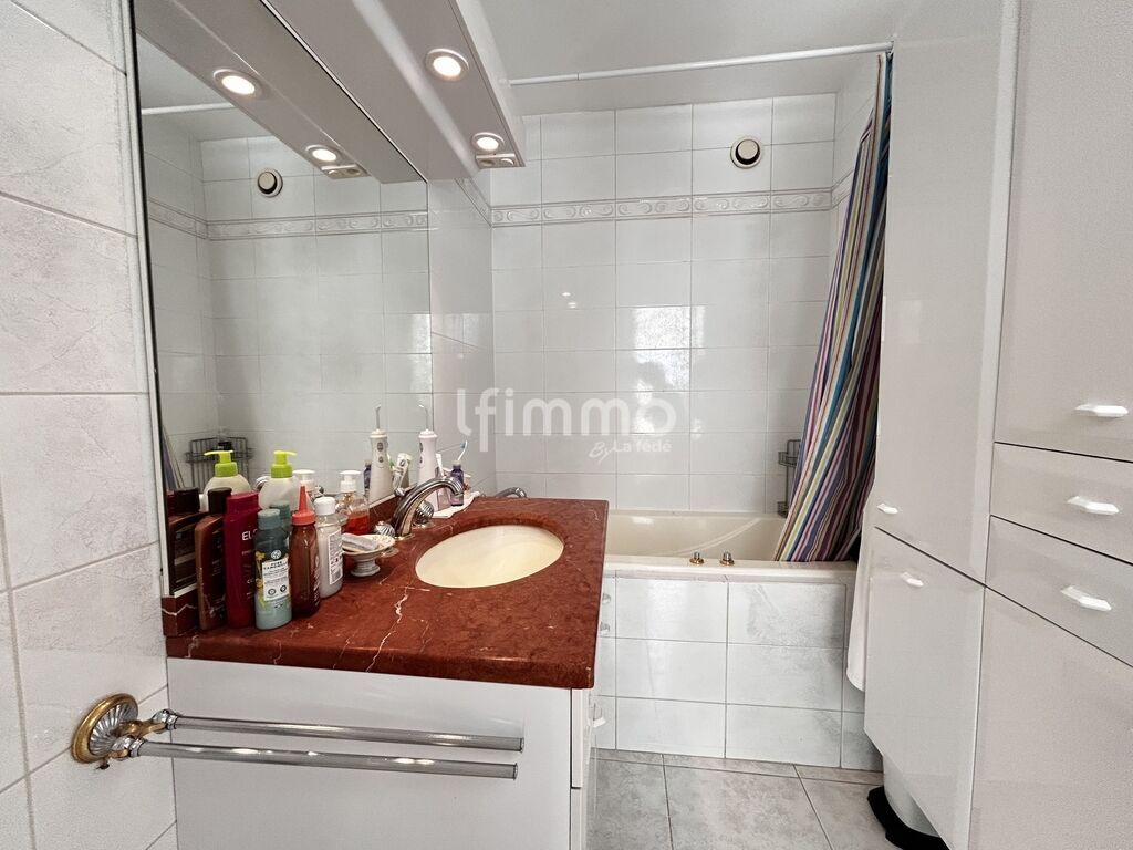 Photo 13 : Appartement 126m2 avec 3 balcons vue sur lac