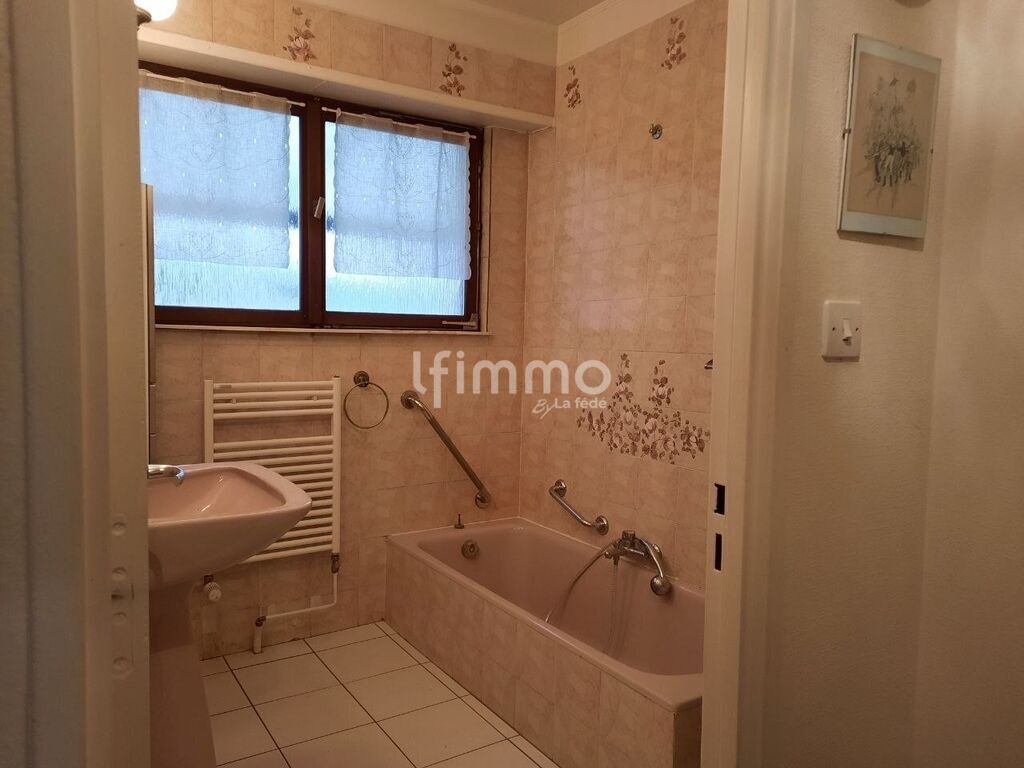 Photo 11 : Chaleureuse maison de plain-pied de 134 m² env. sur 8,64 ares