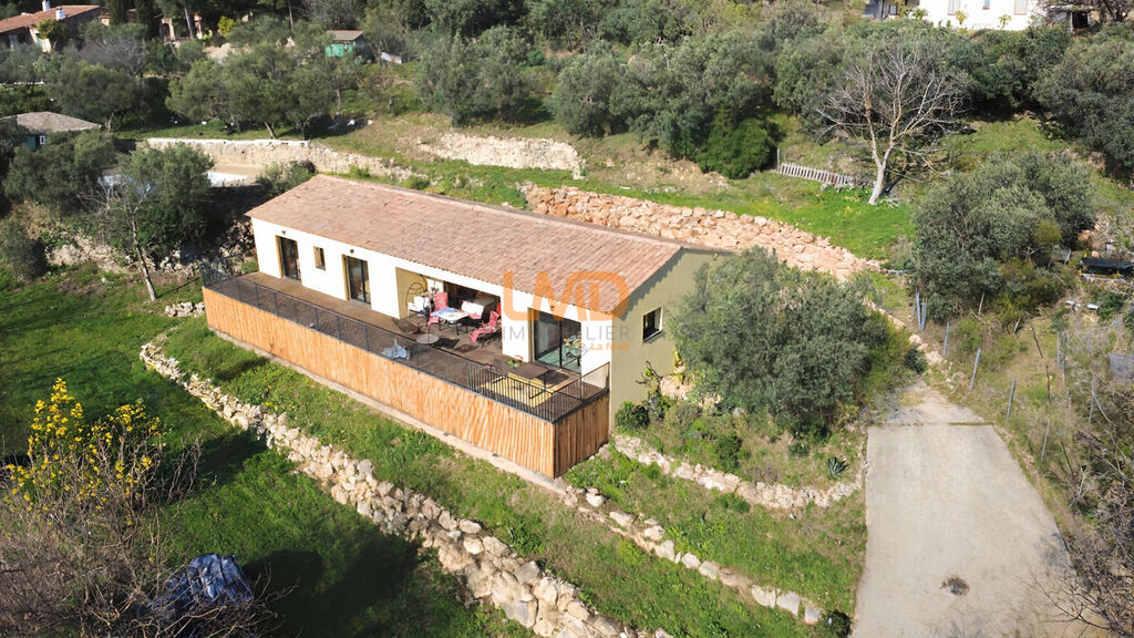 Photo 1 : Villa plain pied vue mer piscine DPE A Callas 125 m2