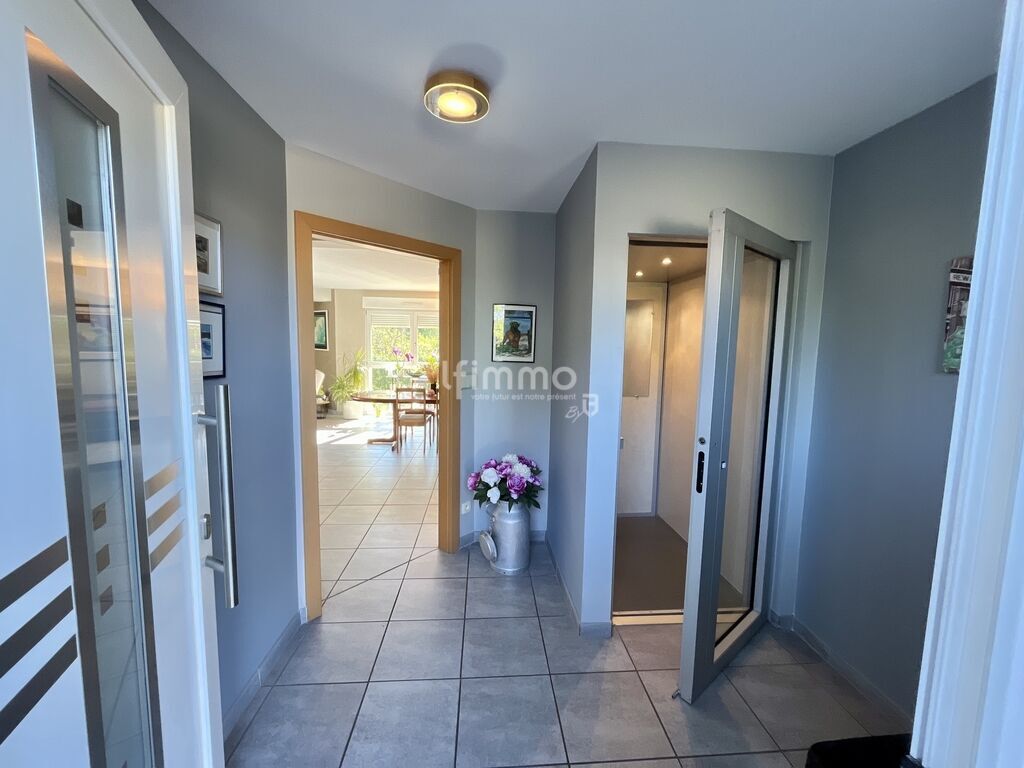 Photo 9 : Maison 231m² 8 Pièces, 6 chambres en 2 appartements sur 8,68 are