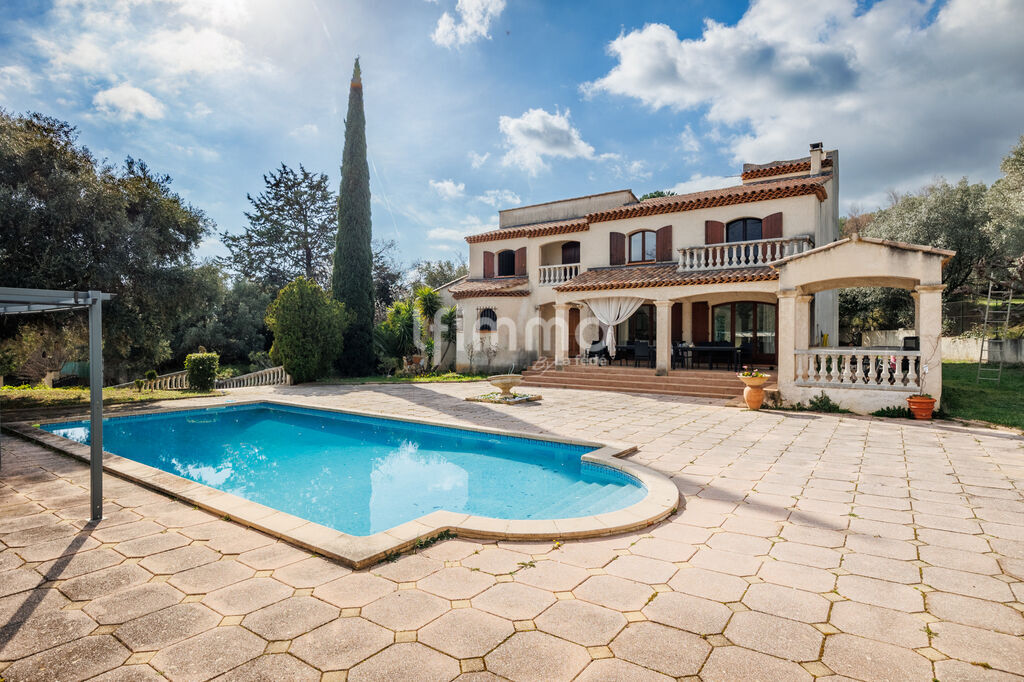 Photo 2 : Les Médecins - Maison Familiale -  6/7P - 240M2 + Dépendance