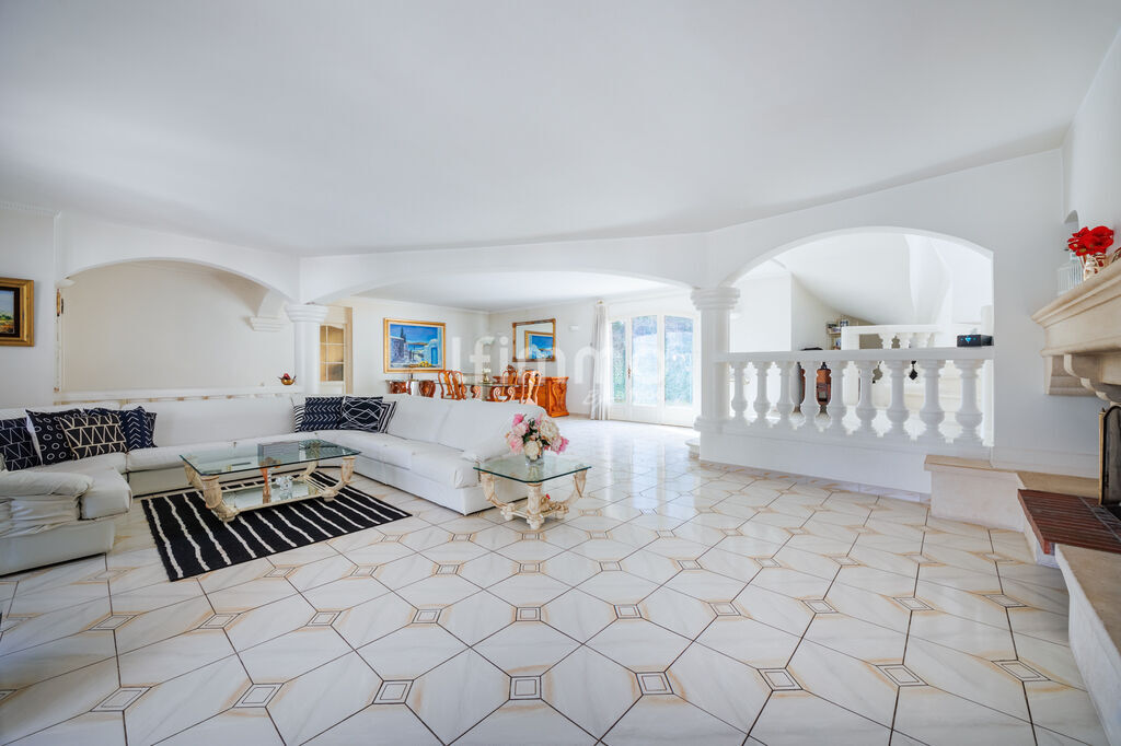 Photo 3 : Les Médecins - Maison Familiale -  6/7P - 240M2 + Dépendance