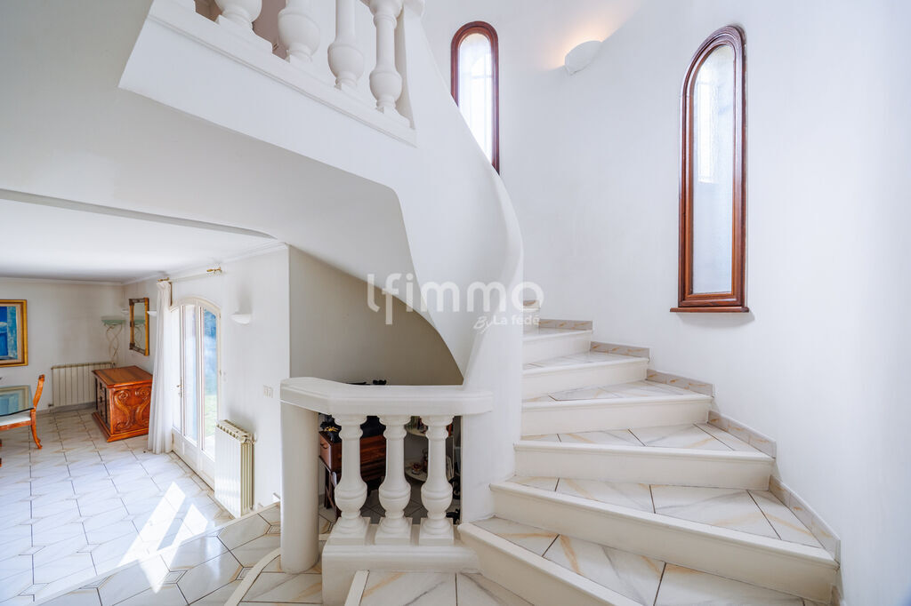 Photo 5 : Les Médecins - Maison Familiale -  6/7P - 240M2 + Dépendance