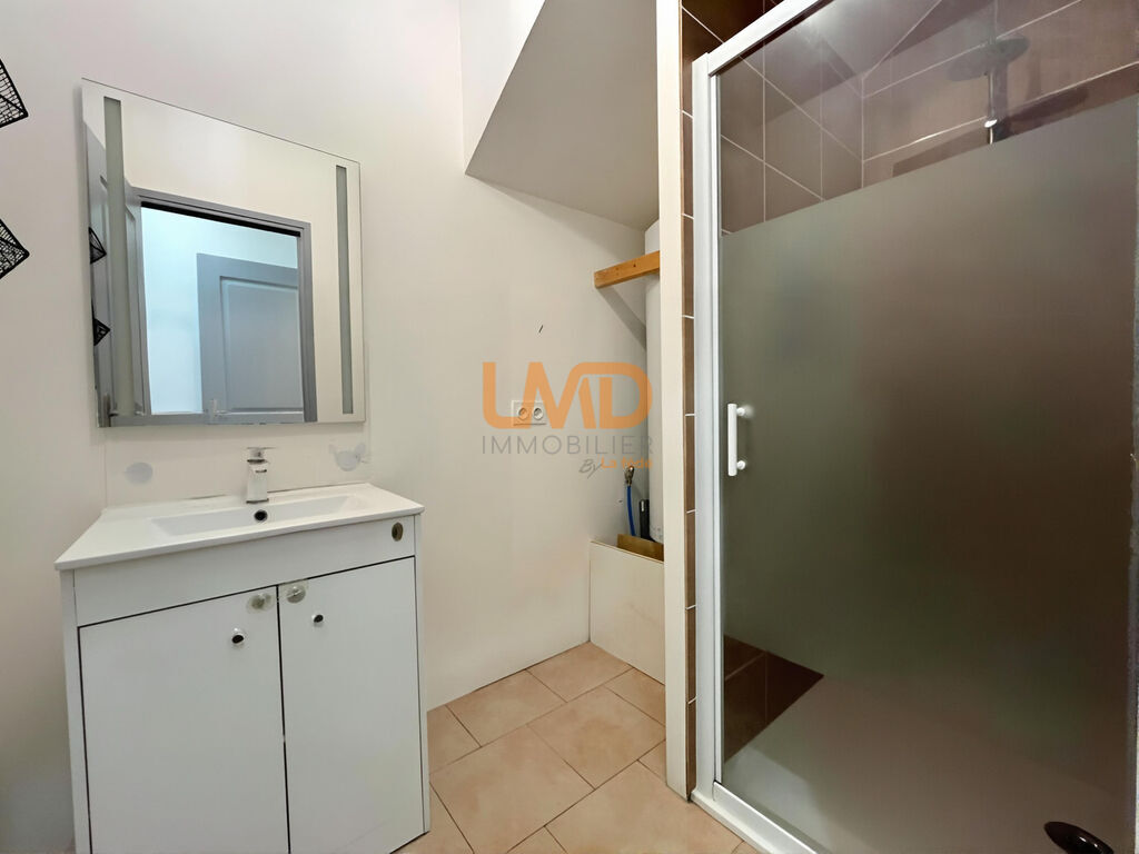 Photo 6 : T3 renove centre Vidauban 69 m2 clim DPE B pret a vivre