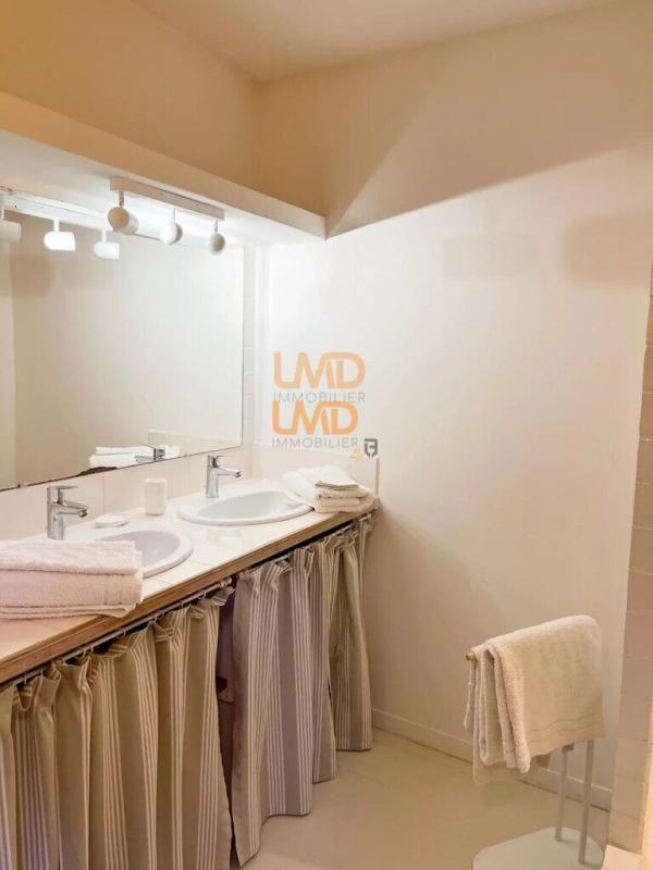 Photo 13 : Demeure de charme au coeur de Sommières, Garage, jardinet, terra