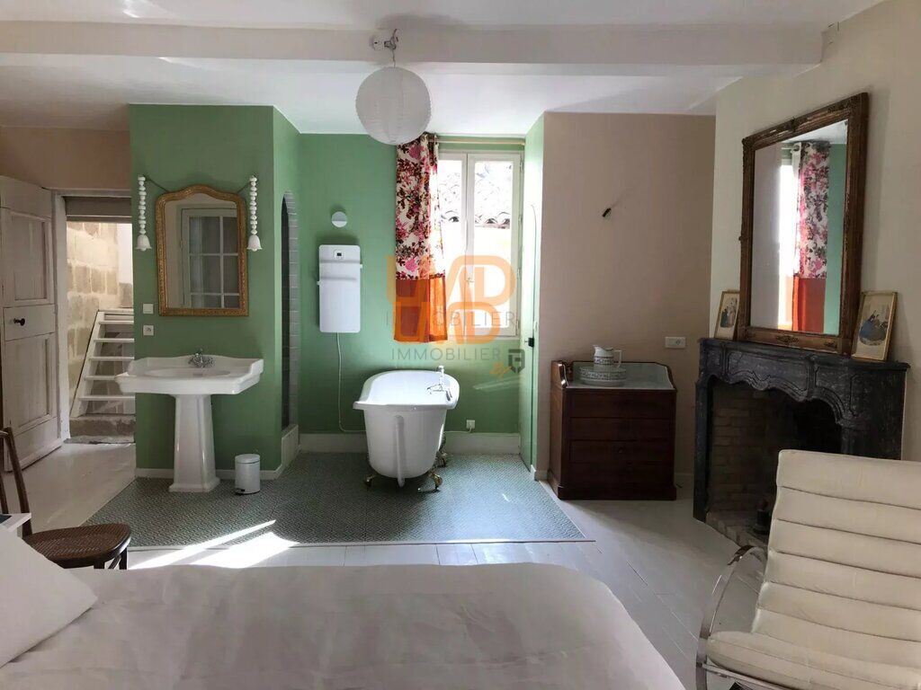 Photo 15 : Demeure de charme au coeur de Sommières, Garage, jardinet, terra