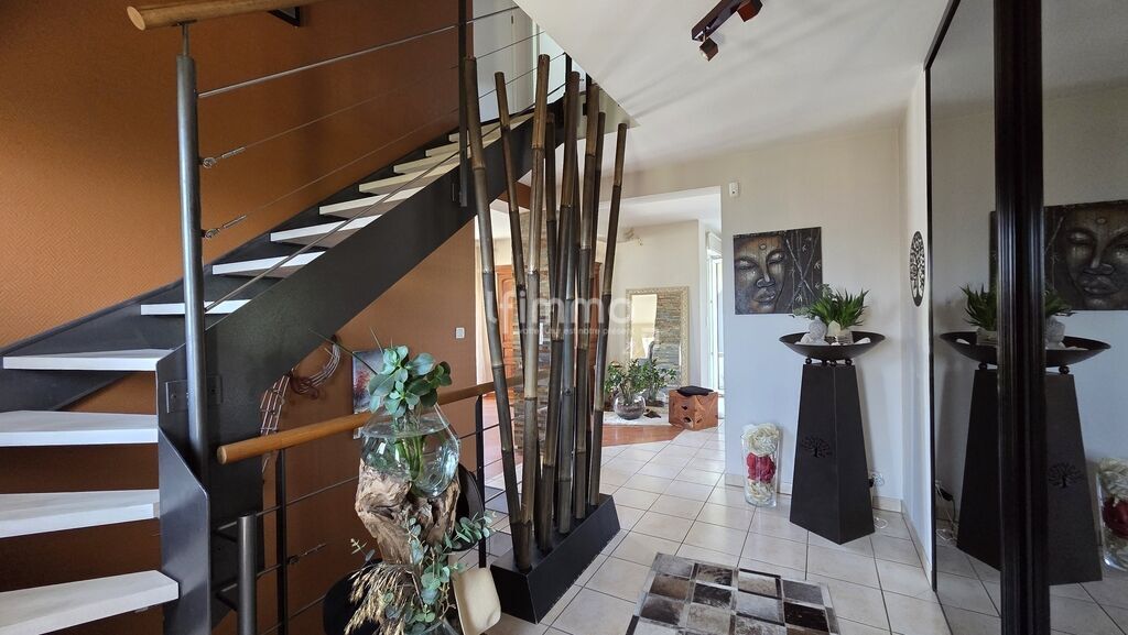 Photo 6 : Maison d’architecte, 6 pièces, double garage, piscine, Spa