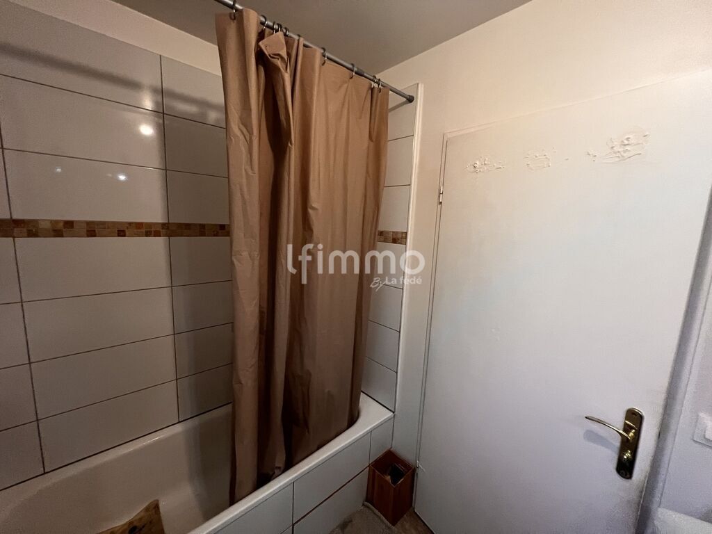 Photo 11 : 91100 Corbeil Essonne, F3 66m2 avec place de parking intérieur