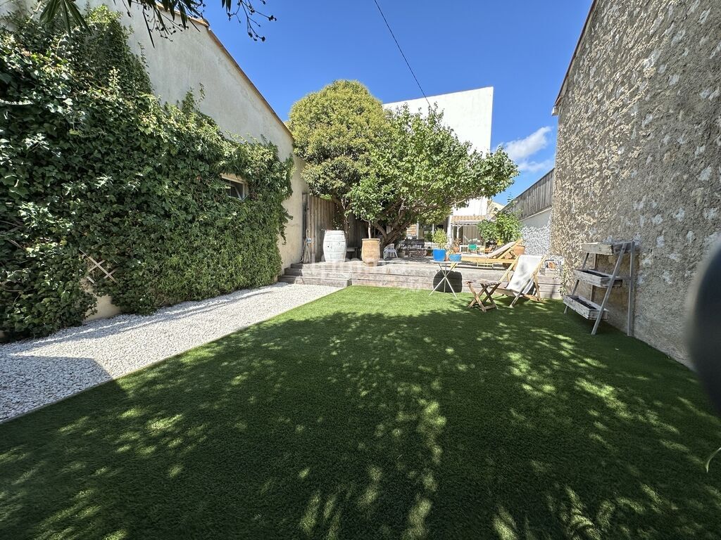 Photo 1 : Maison familiale rénovée avec extérieur – Salles-d’Aude