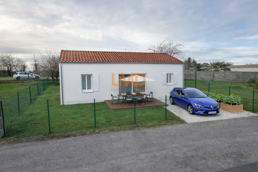 Photo 2 : Terrain à bâtir avec projet de maison possible – Rochefort