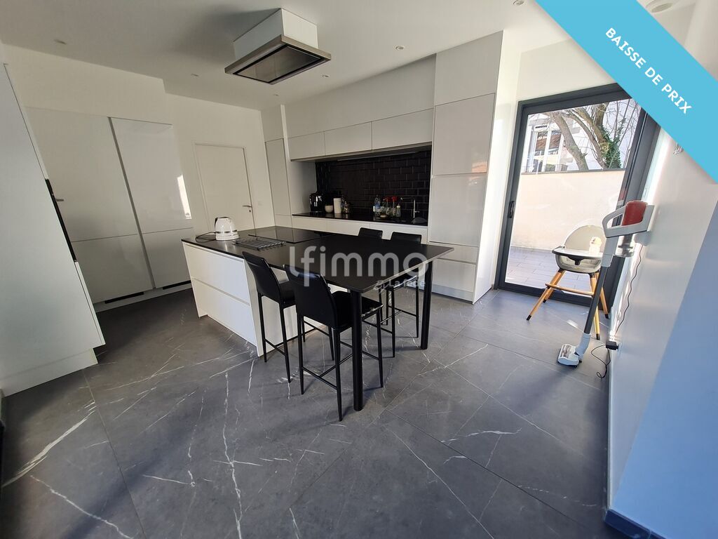 Photo 7 : Maison 141.19m² Terrain 528m² Garage Chalet