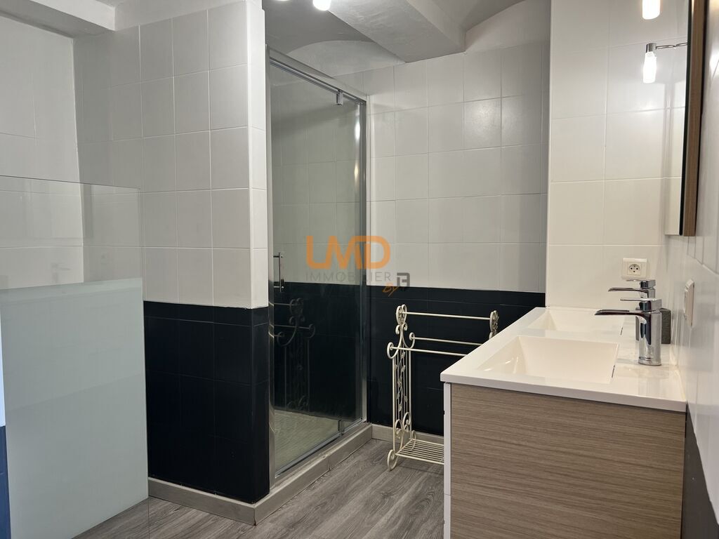 Photo 13 : Typique Mas en pierre avec piscine et dépendances