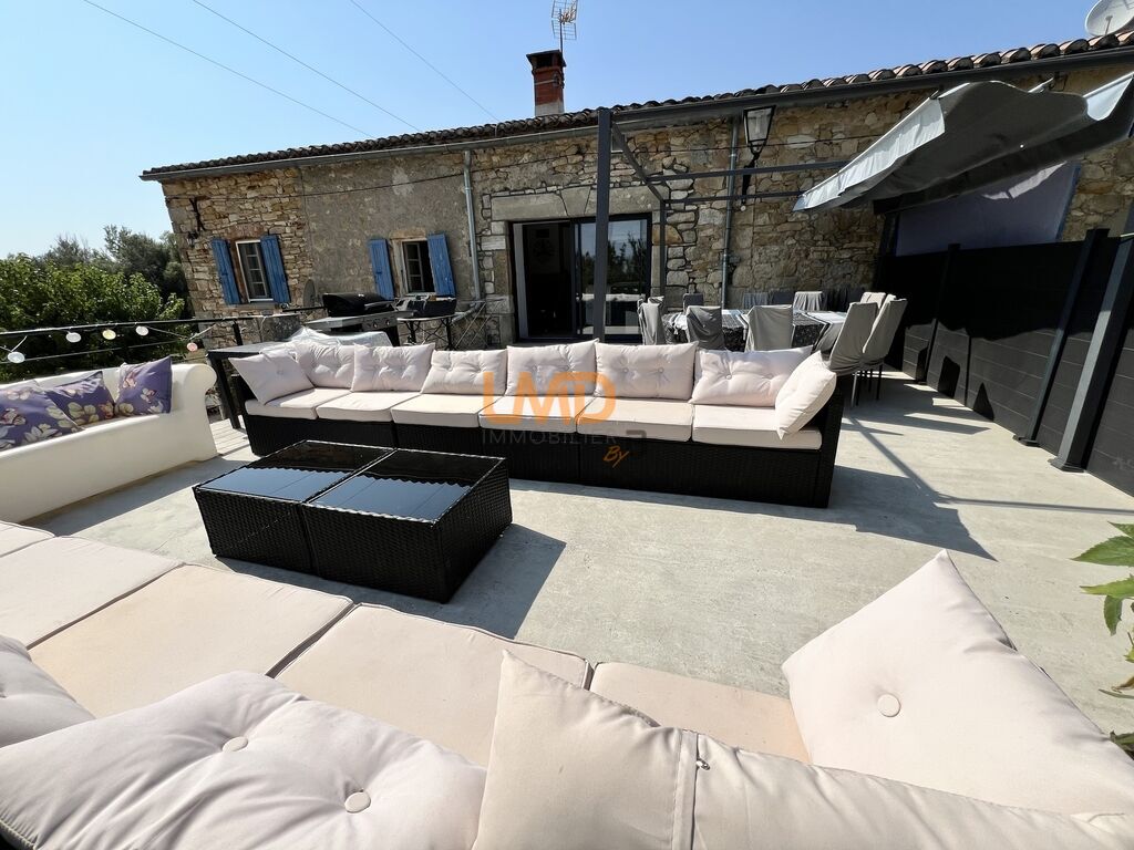 Photo 15 : Typique Mas en pierre avec piscine et dépendances