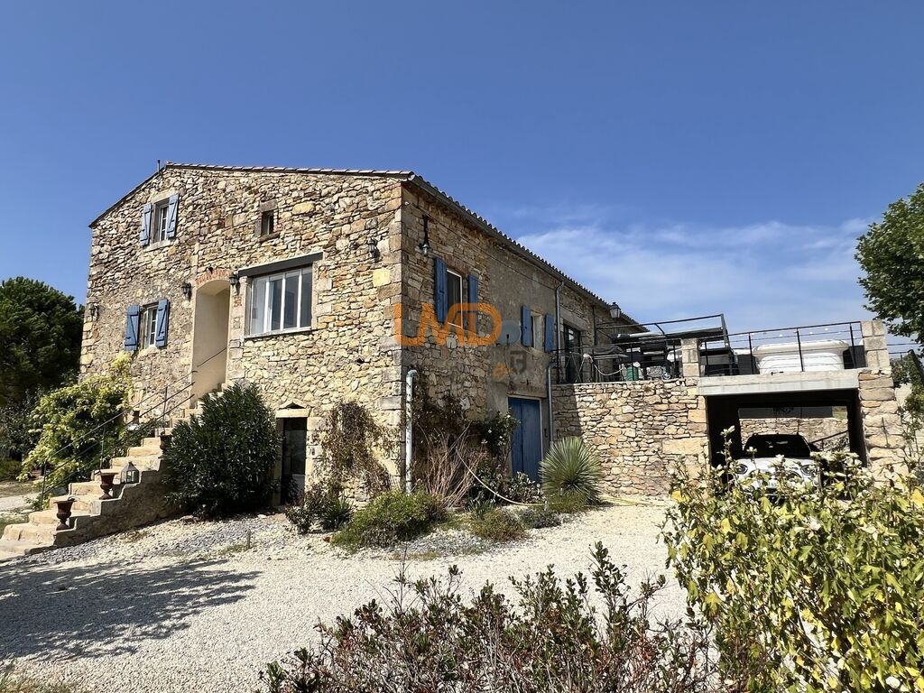 Photo 2 : Typique Mas en pierre avec piscine et dépendances