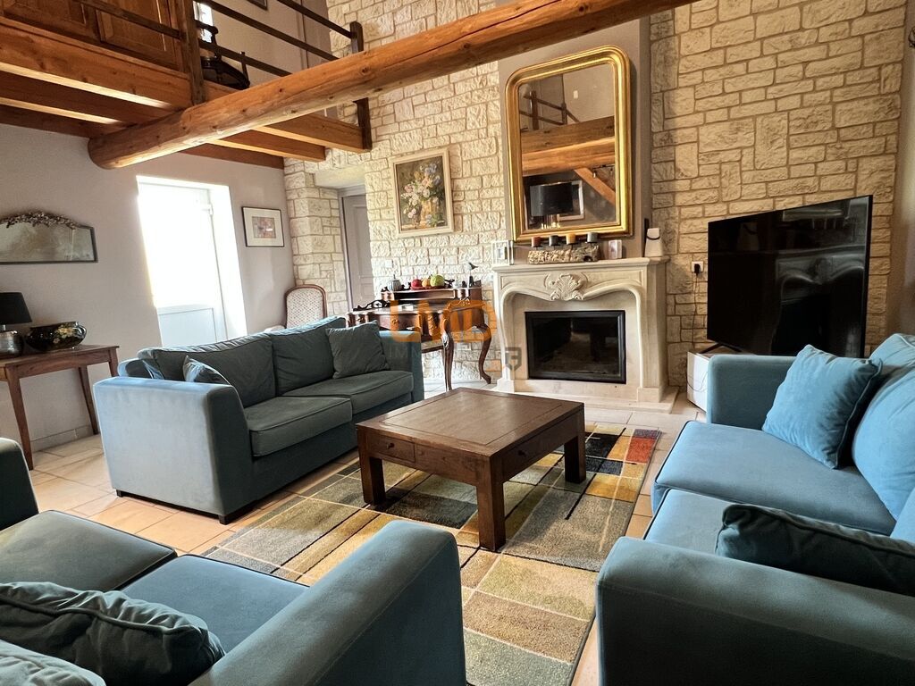 Photo 6 : Typique Mas en pierre avec piscine et dépendances