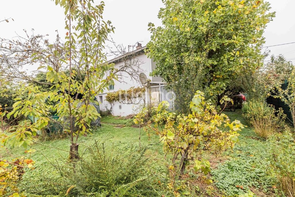 Photo 12 : Habitation familiale, dotée d'une belle construction à Moussey