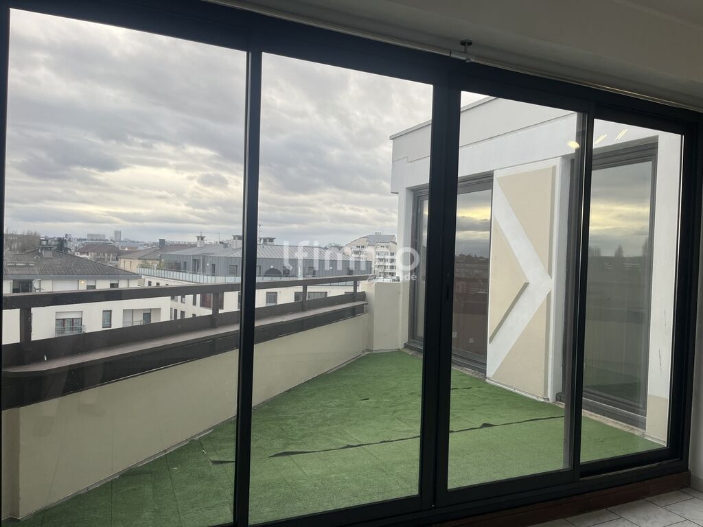 Photo 1 : 2 pieces avec terrasse au dernier étage