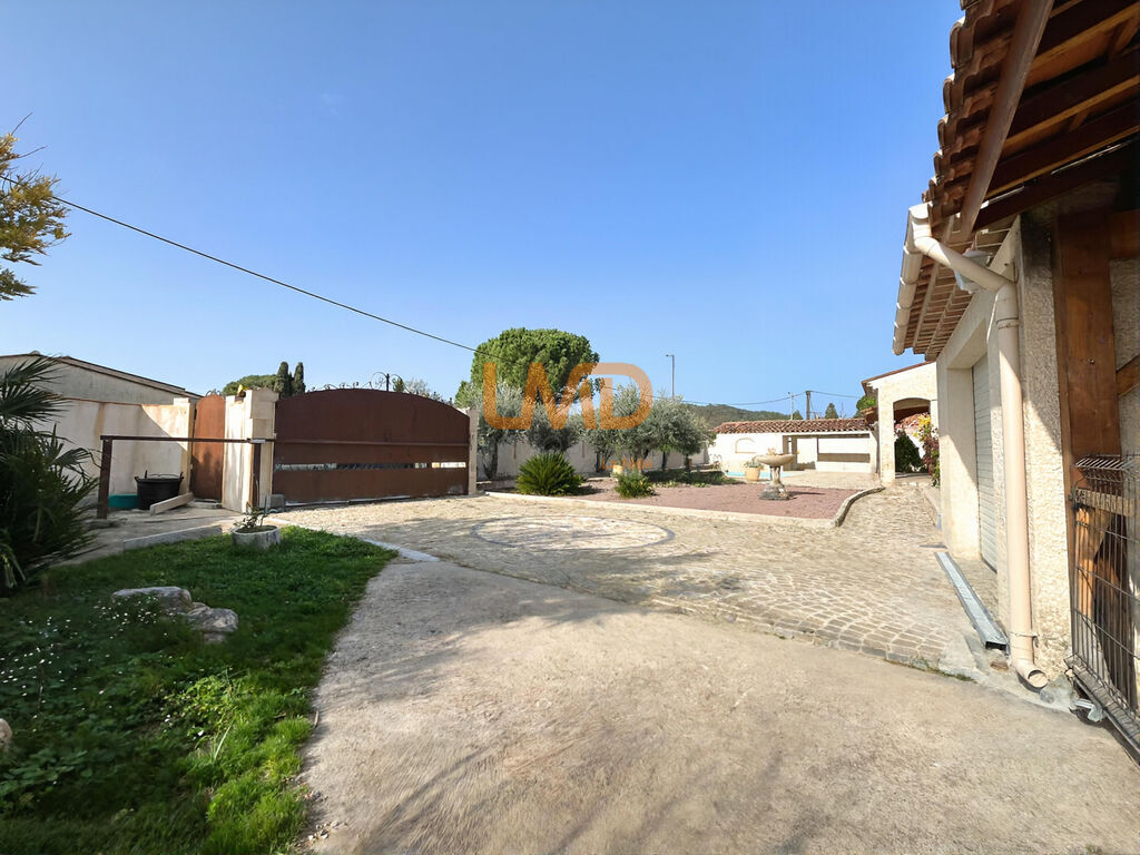 Photo 19 : Villa plain pied piscine oliveraie calme Figanieres