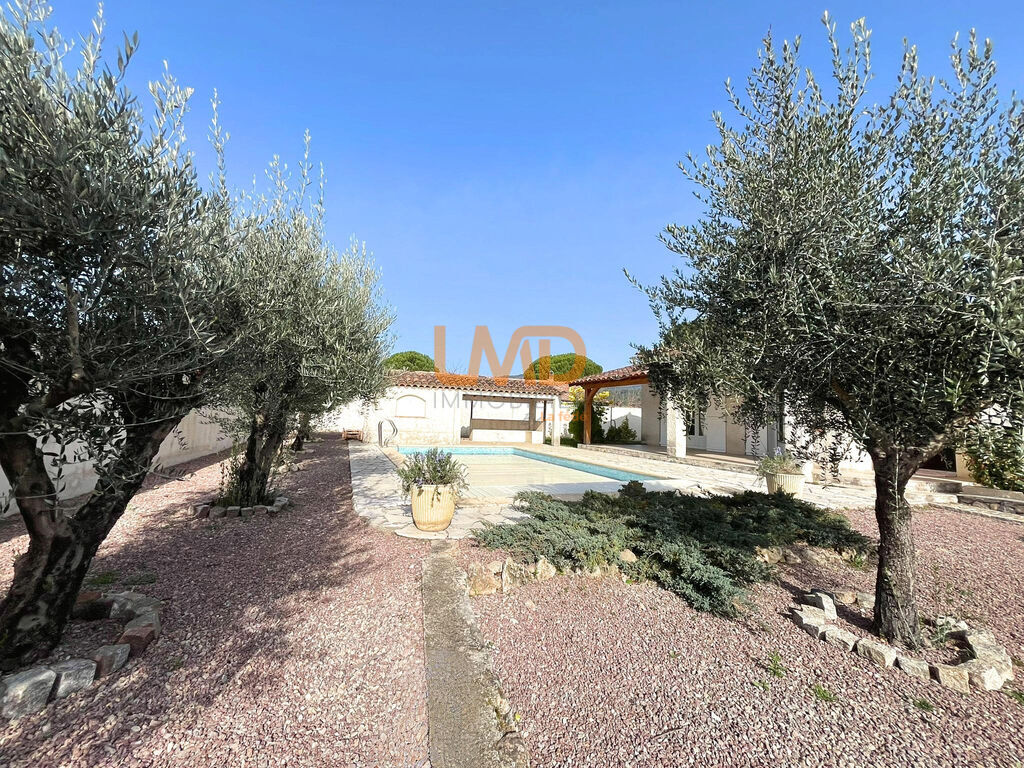 Photo 7 : Villa plain pied piscine oliveraie calme Figanieres