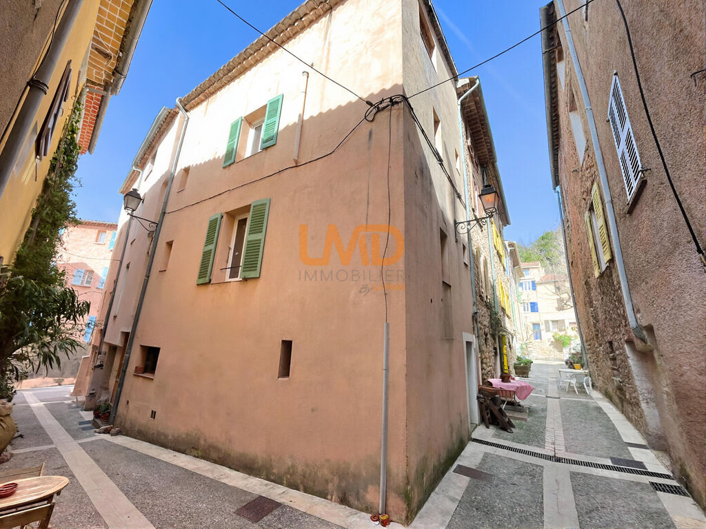 Photo 2 : Maison de village en pierre potentiel Chateaudouble calme