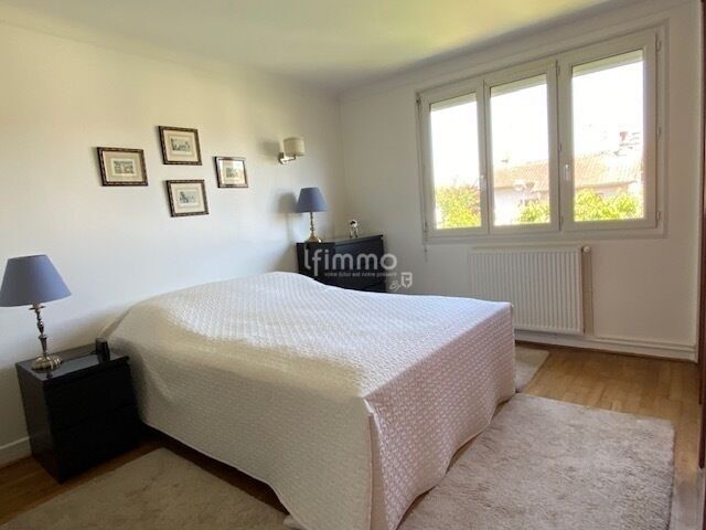 Photo 15 : Maison familiale avec jardin et terrasse