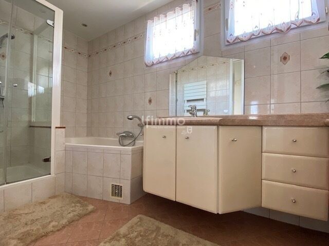 Photo 16 : Maison familiale avec jardin et terrasse