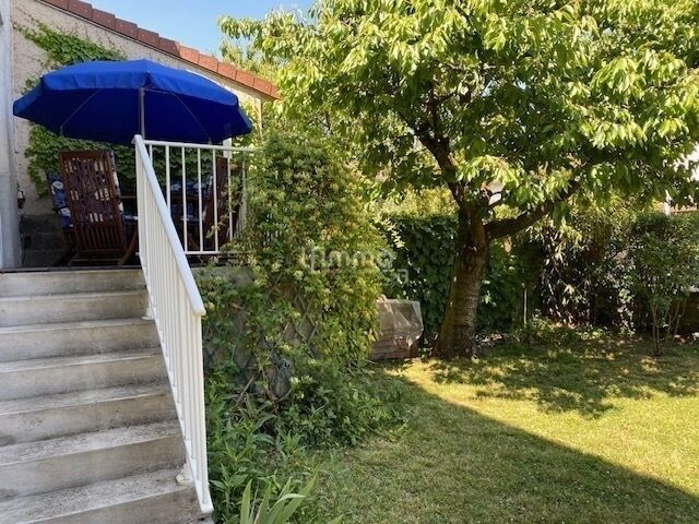 Photo 3 : Maison familiale avec jardin et terrasse