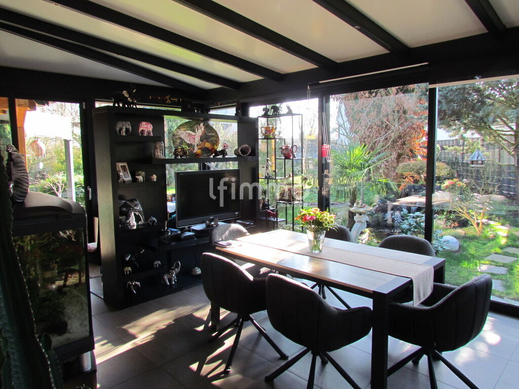 Photo 1 : Maison 7 pièces sur 8,27 ares