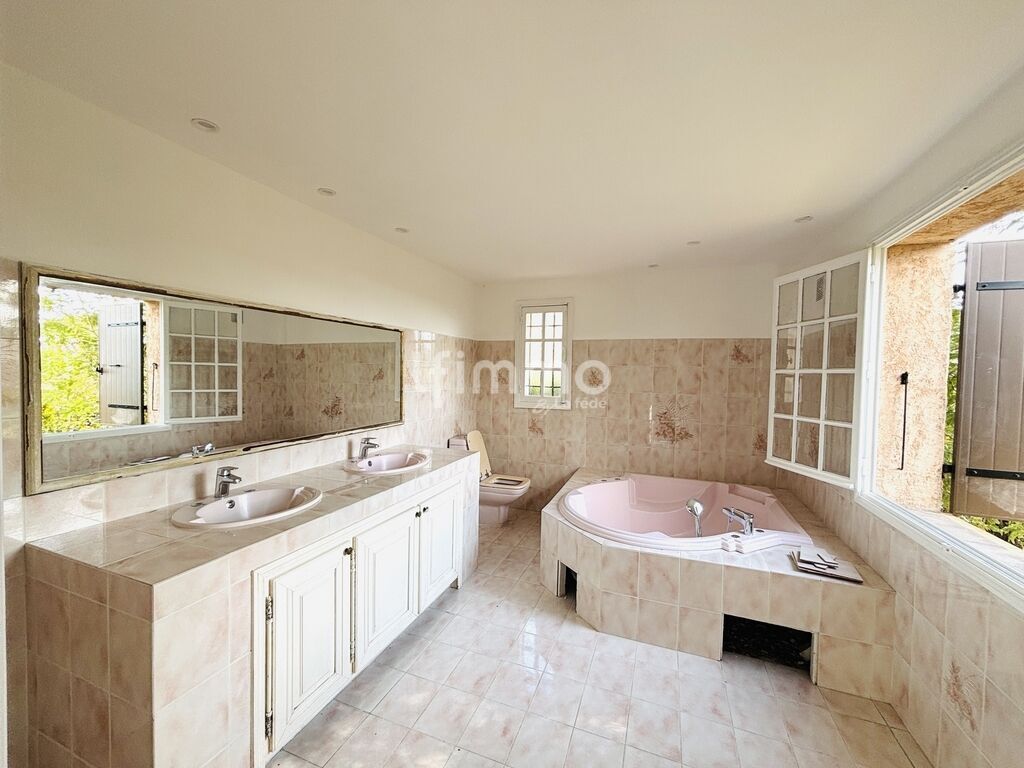 Photo 13 : Valescure – Villa 213 m² – 5 chambres – Terrain 1300 m²