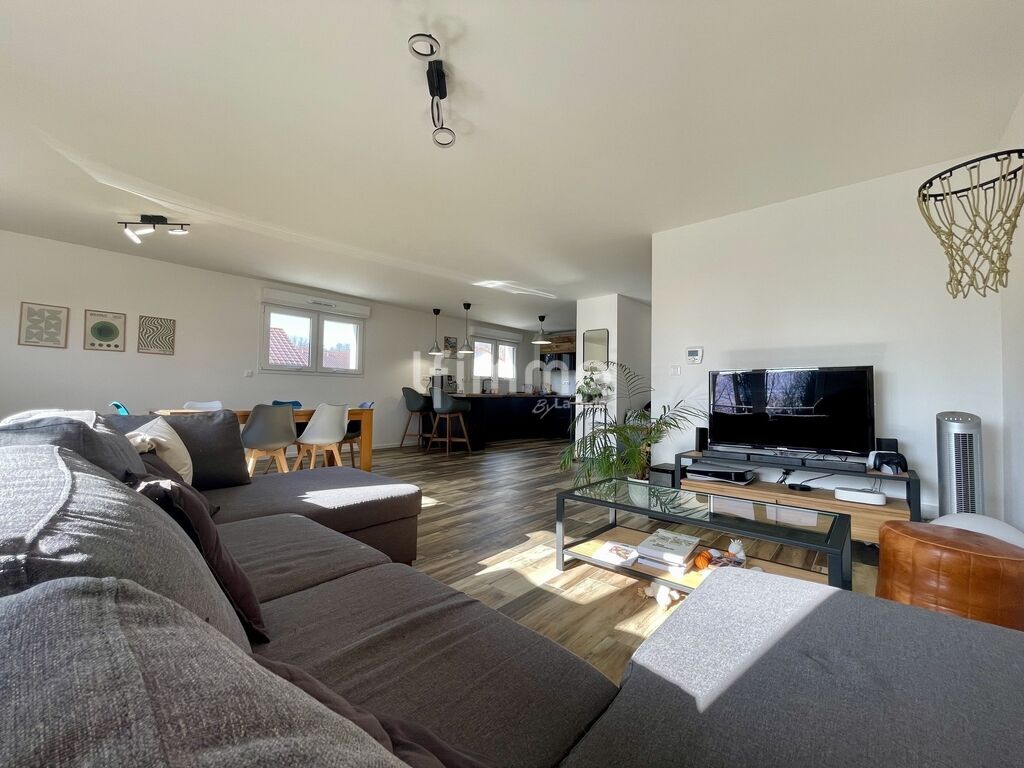 Photo 2 : Lumineux duplex de 2021 avec garage