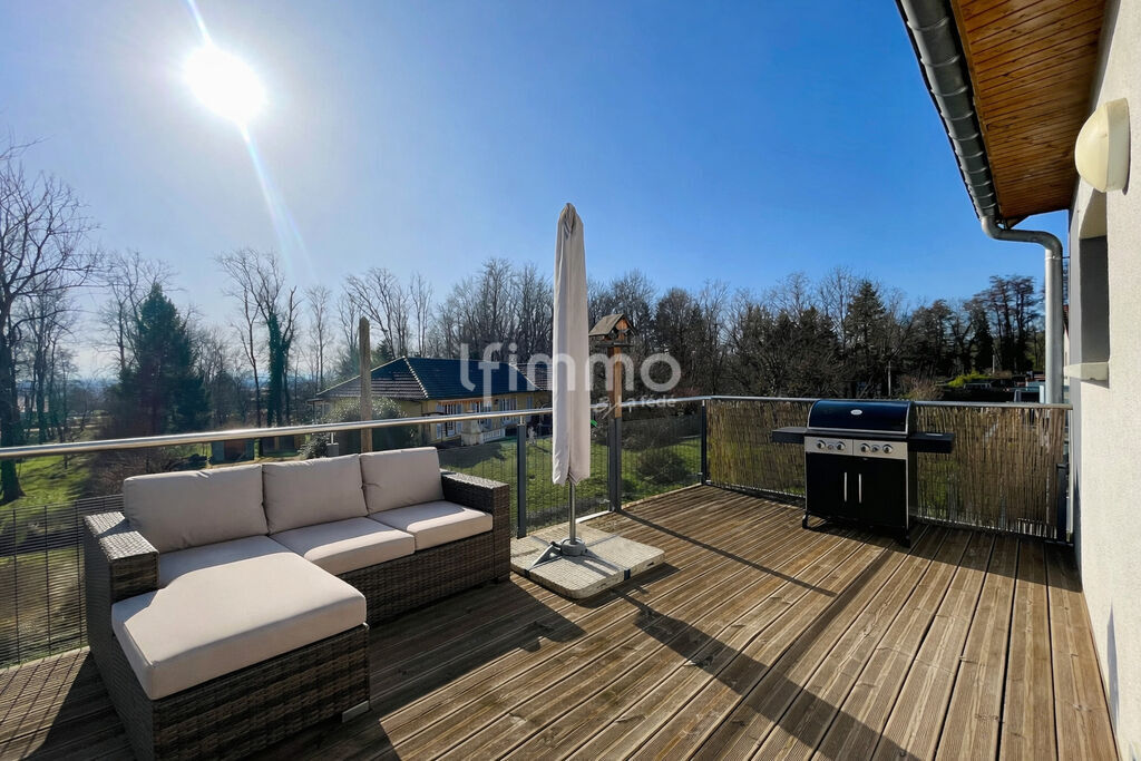 Photo 3 : Lumineux duplex de 2021 avec garage