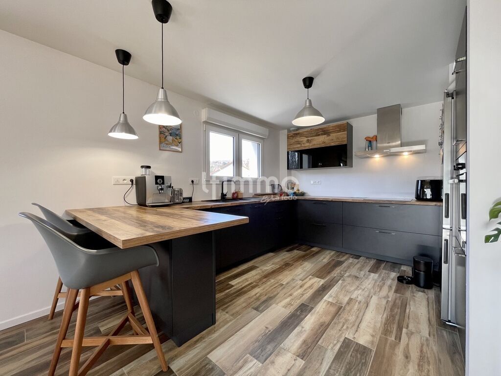 Photo 4 : Lumineux duplex de 2021 avec garage