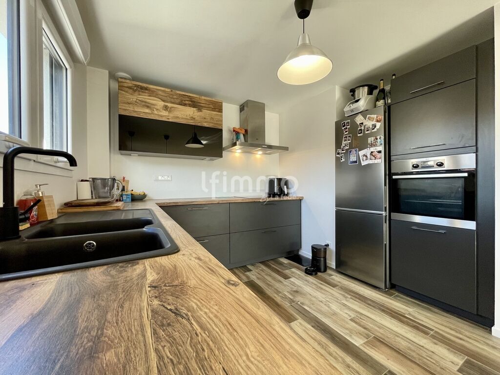 Photo 5 : Lumineux duplex de 2021 avec garage