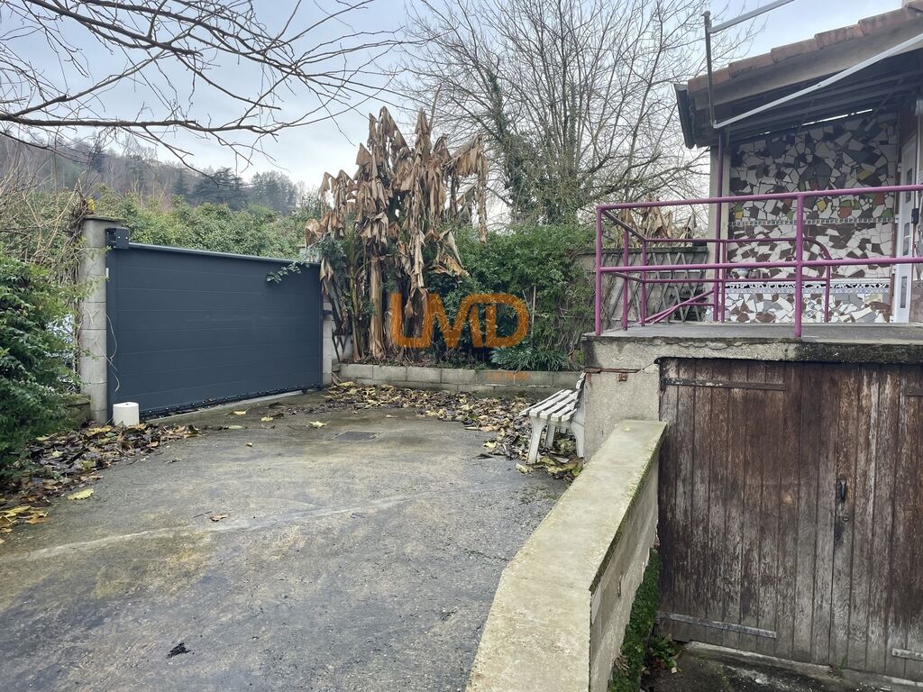 Photo 13 : Maison T7 en pierre sur sous-sol