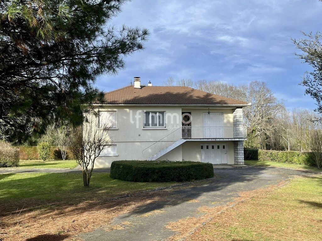 Photo 1 : Maison + ferme rénovée sur 1 ha avec bois