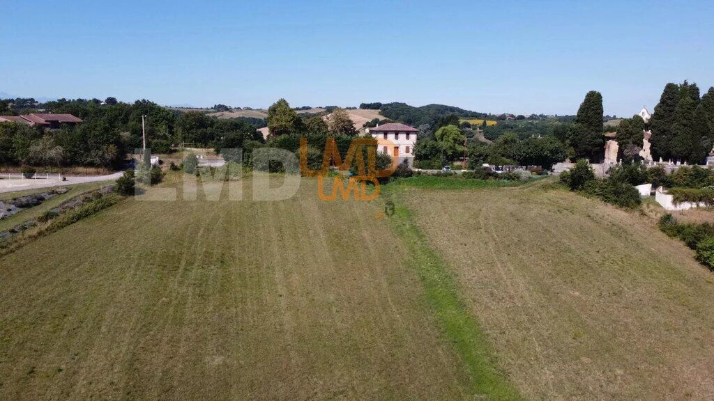 Photo 1 : Terrain constructible à BAX (31310)