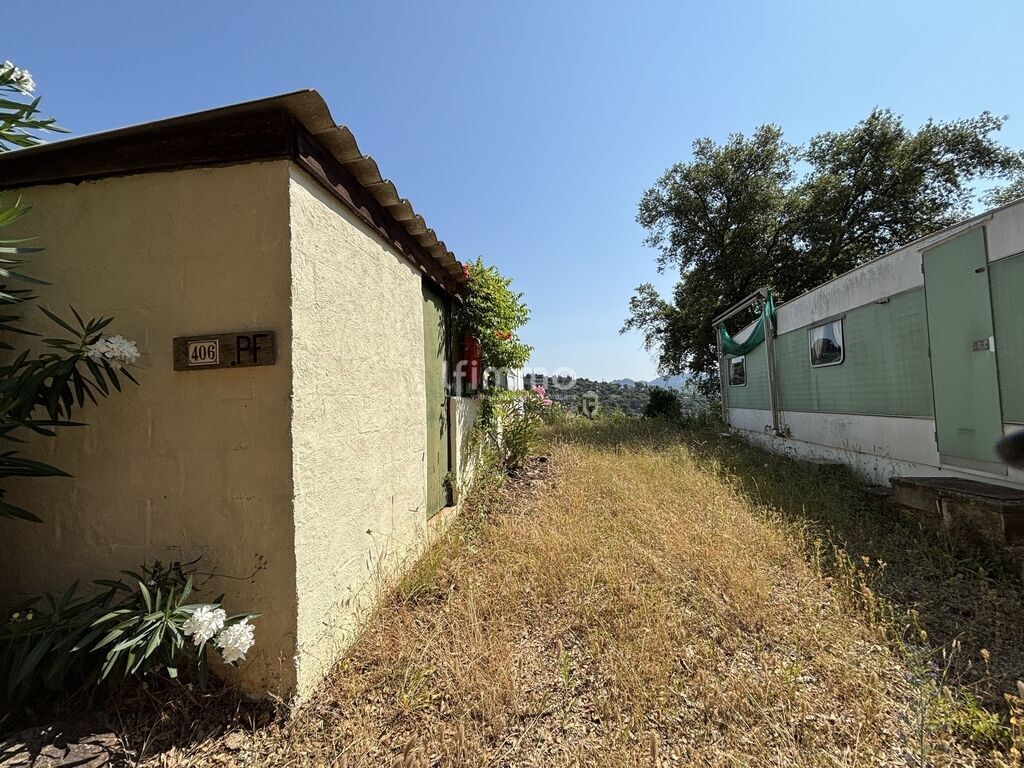 Photo 3 : Mobilhome à rénover sur terrain de 210 m2 environ