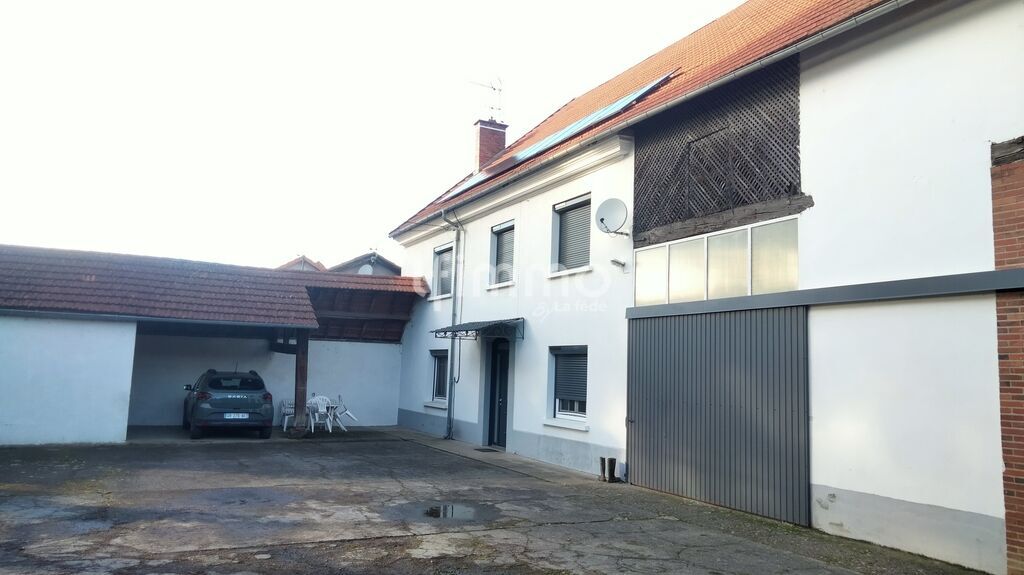 Photo 1 : Maison rénovée, grange et terrain