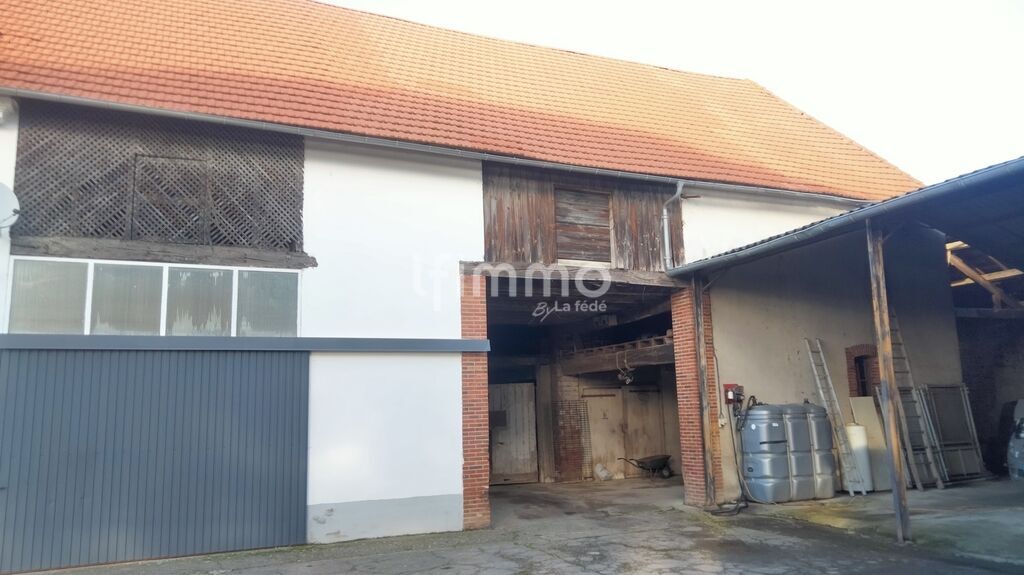 Photo 3 : Maison rénovée, grange et terrain