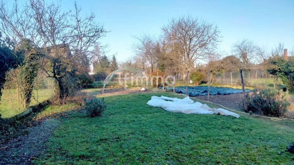 Photo 7 : Maison rénovée, grange et terrain