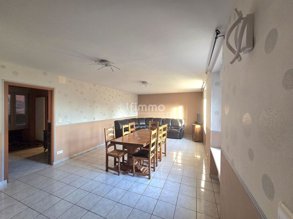 Photo 3 : Maison mitoyenne 1O2 M² à Issenheim Terrain 275 m²